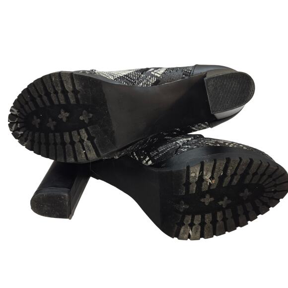 Shoedazzle Women's Shoes 10 Black Laces Closed Toe Ankle Boots Plaid Booties - Picture 7 of 8